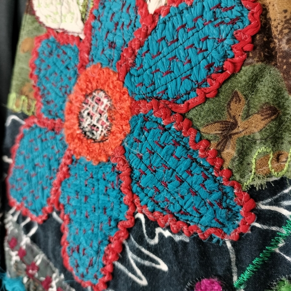 Chico's Super Unique Quilted Mixed Fabric Embroidered Waist Coat Sz. 1 (Lg) - Picture 4 of 14